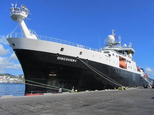 Photo of the RRS Discovery docked in port